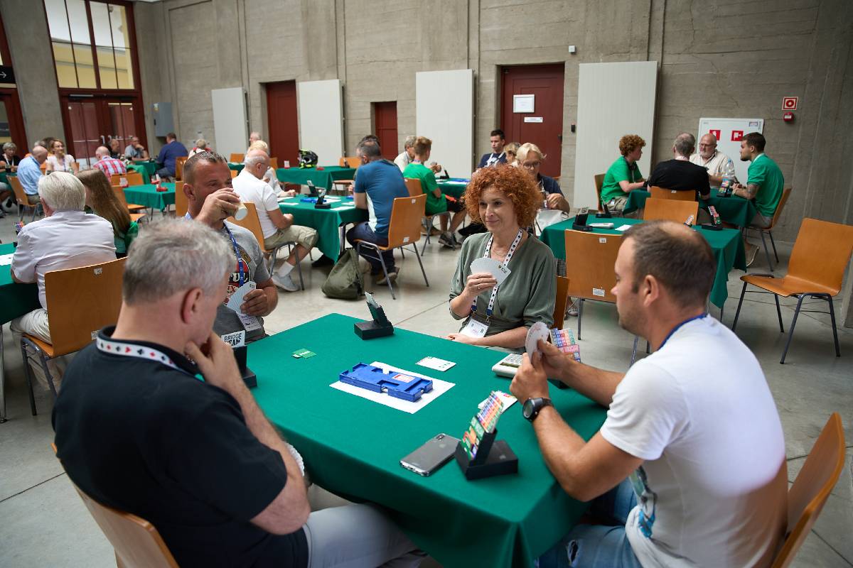 Turniej brydżowy amatorów w Hali Stulecia