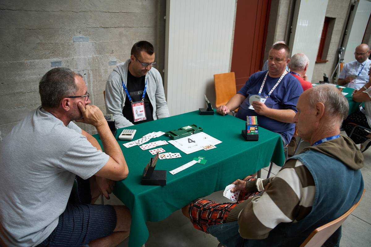 Turniej brydżowy amatorów w Hali Stulecia